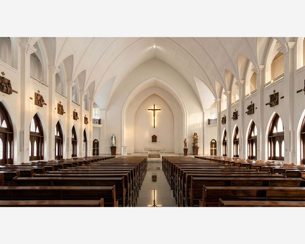 The-church-of-congregation-of-mary-queen-04