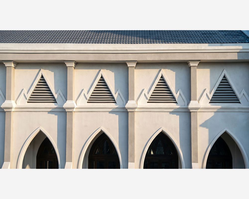 The-church-of-congregation-of-mary-queen-05