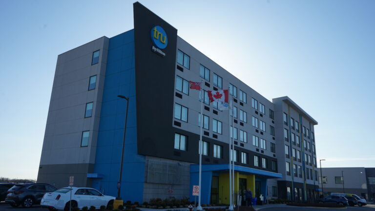 Tru-by-Hilton - Mississagua